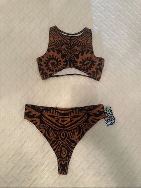 High-Neck Tribal Print Women's Bikini Set - Black & Brown L Top 1X Bottom